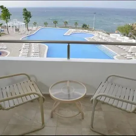 Jasmine Court Seafront & 4*