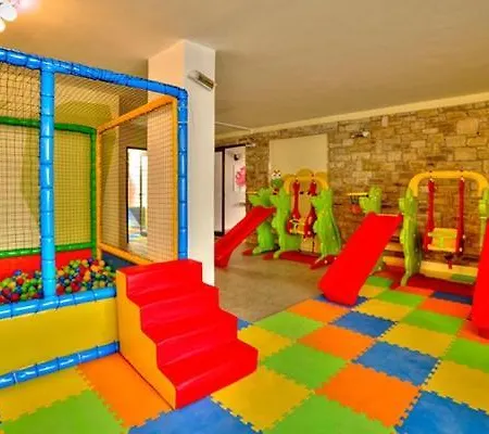 Ξενοδοχείο Jasmine Court Seafront & 4*