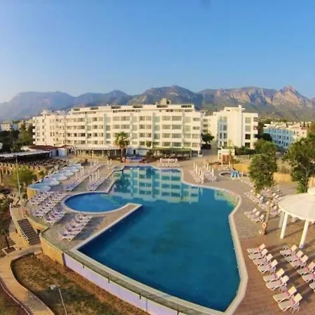 Jasmine Court Seafront & 4* Κερύνεια