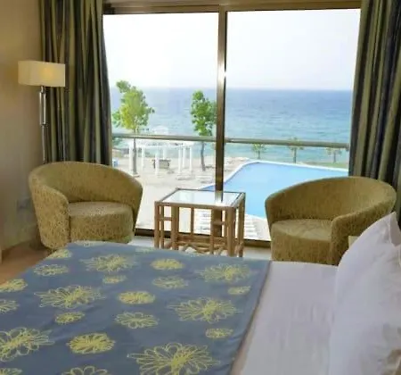 Jasmine Court Seafront & 酒店 4*