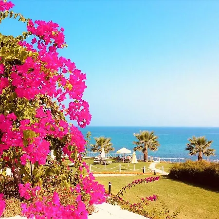 Jasmine Court Seafront & Ξενοδοχείο 4*