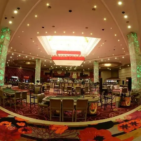 Jasmine Court Seafront & Ξενοδοχείο 4*