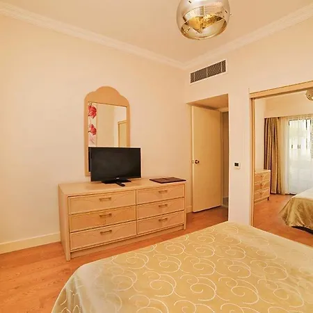 Jasmine Court Seafront & Ξενοδοχείο Κερύνεια